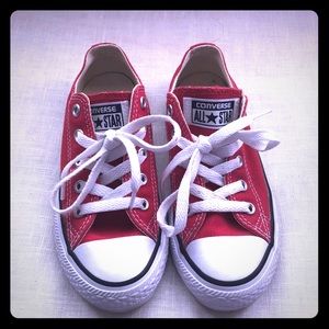 Red converse